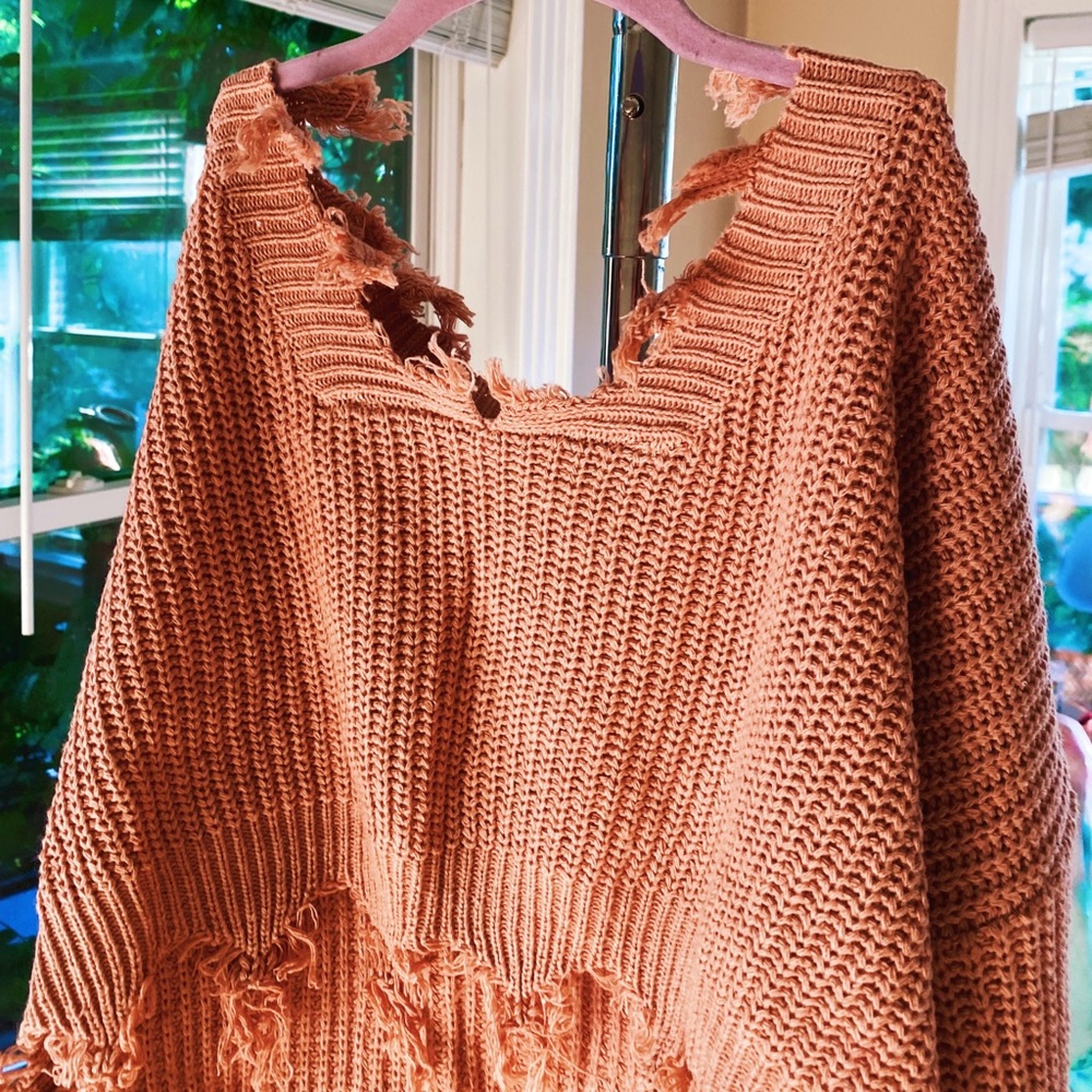 Distressed Cropped Gemini Sweater π₯° V Neck - Picture 9 of 11